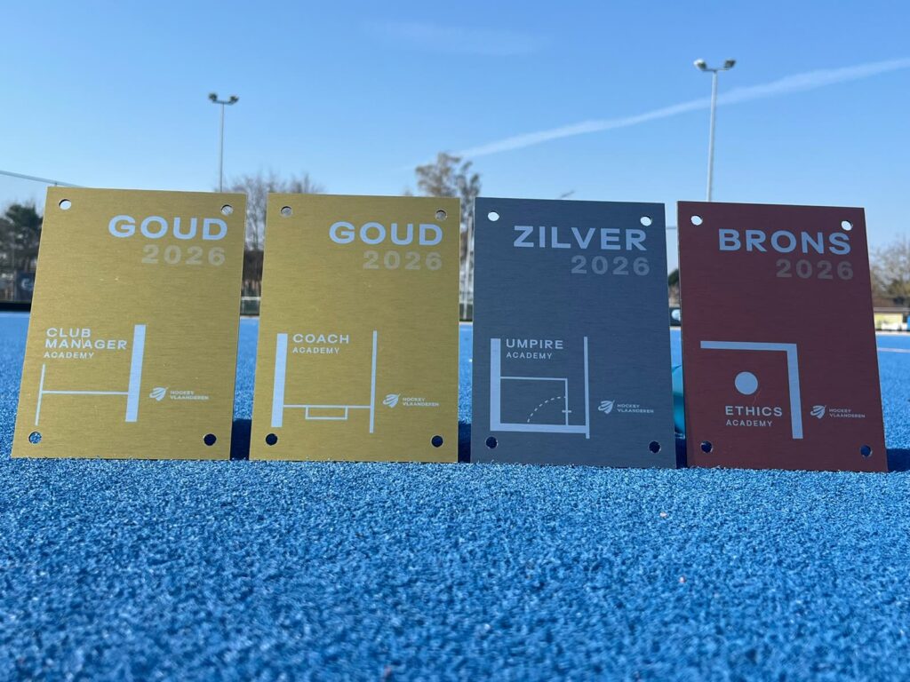 Kwaliteitslabels goud, zilver en brons van de Tigers op het veld